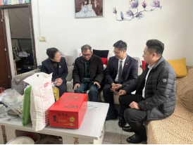 寒冬送暖，情滿心間 ——山東大正物業(yè)服務(wù)集團(tuán)黨支部春節(jié)慰問困難員工(2)304.png